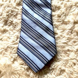 ✨MICHAEL KORS✨ LIGHT BLUE, NAVY AND SILVER MENS NECKTIE